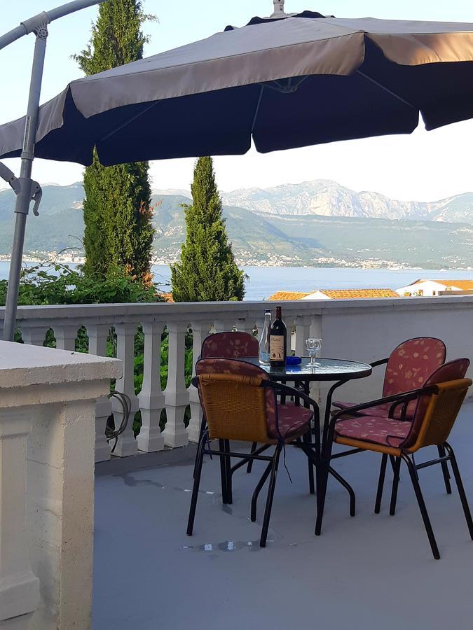 Apartments Ceca Tivat Exterior foto