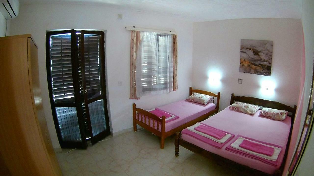 Apartments Ceca Tivat Exterior foto